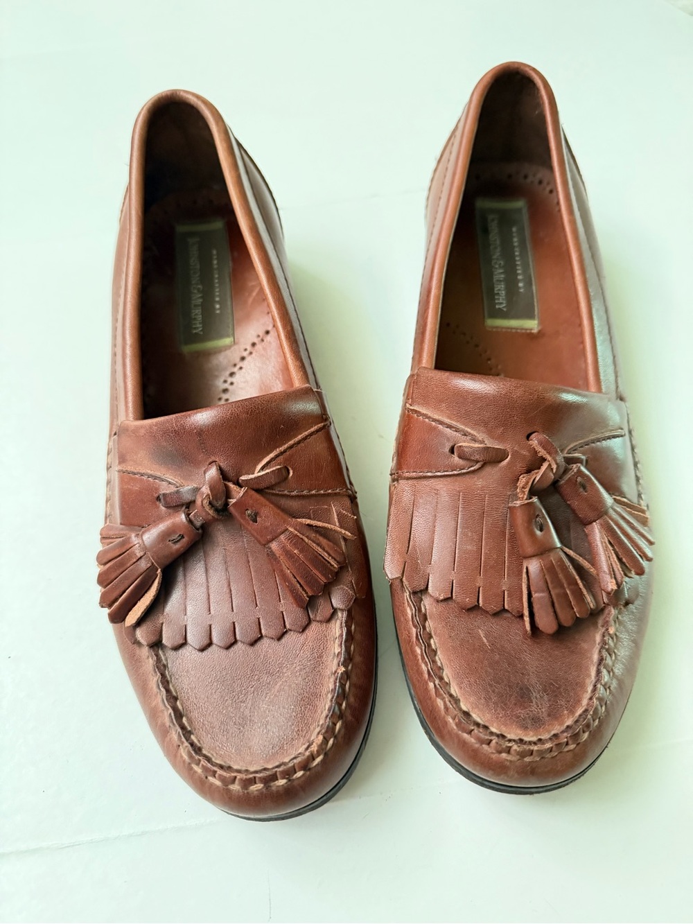 Men’s Johnston & Murphy Sz 9 tan dress shoes, good condition